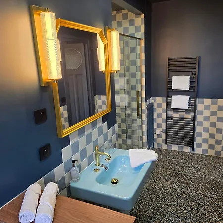Le Castel Guesthouse-3